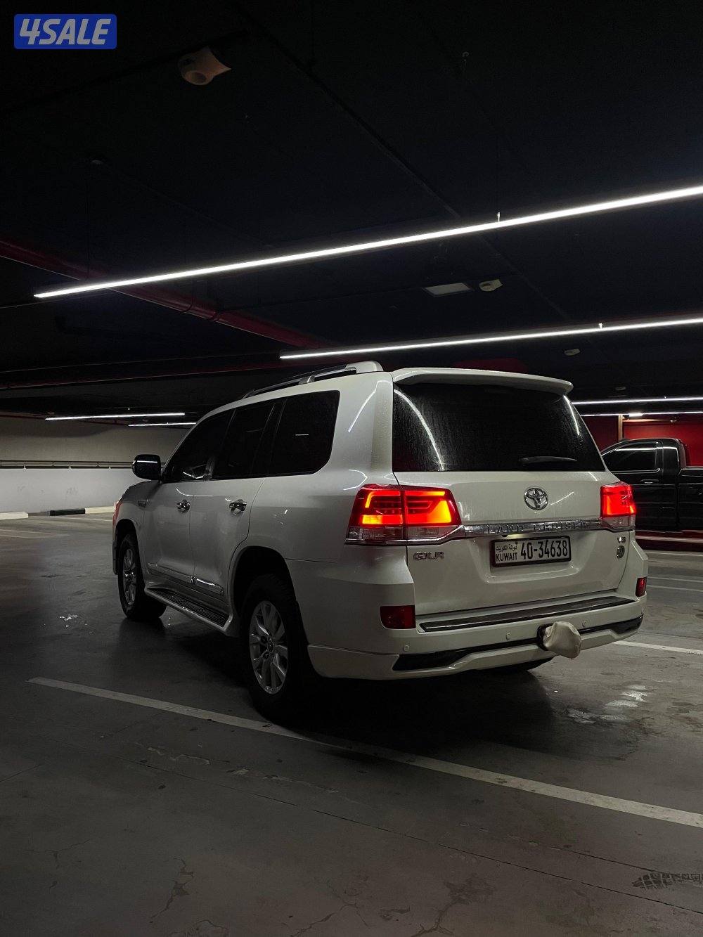 لاندكروزر عداد قليل اللي يدور نظيف4