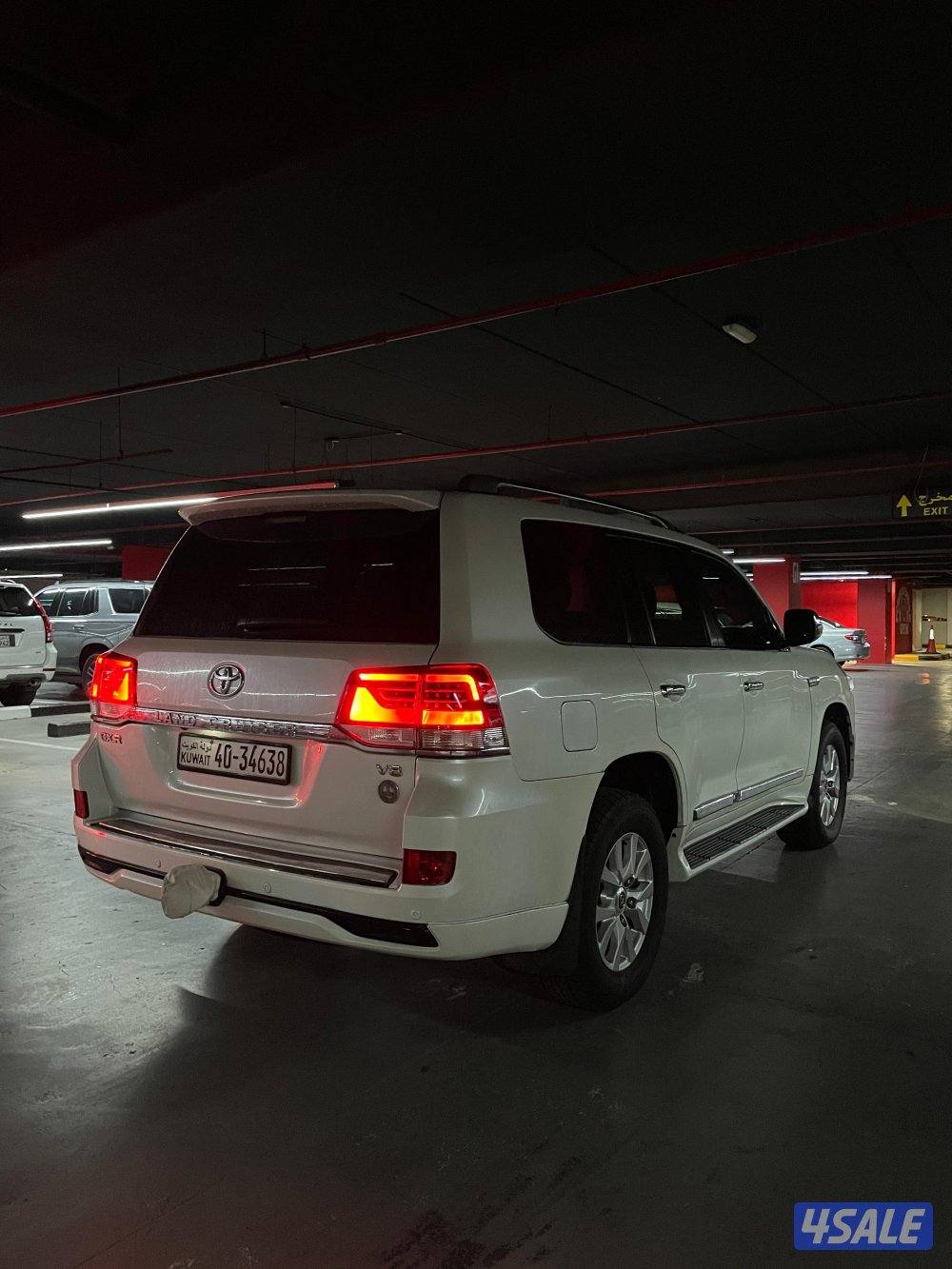 لاندكروزر عداد قليل اللي يدور نظيف5