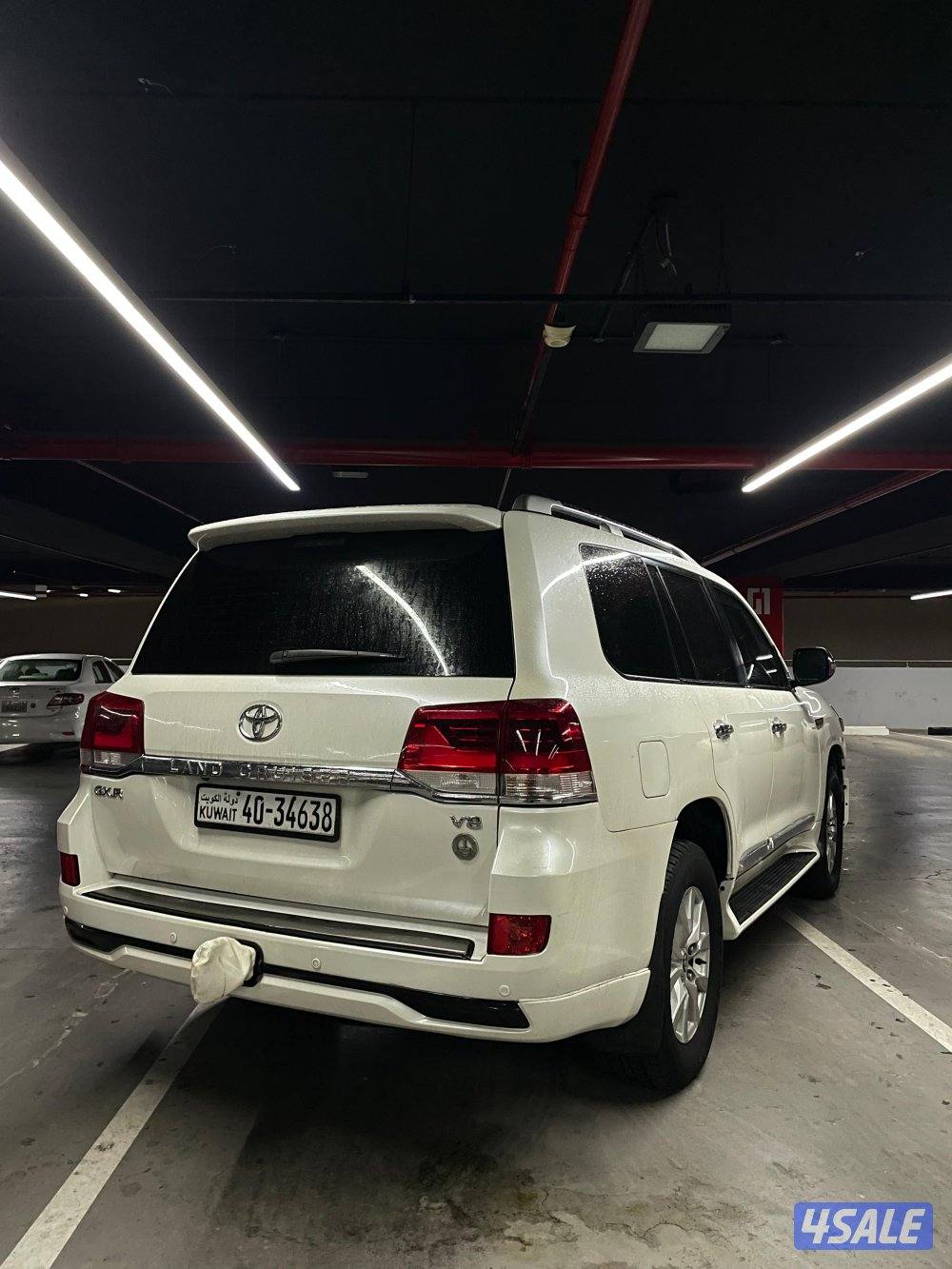 لاندكروزر عداد قليل اللي يدور نظيف9