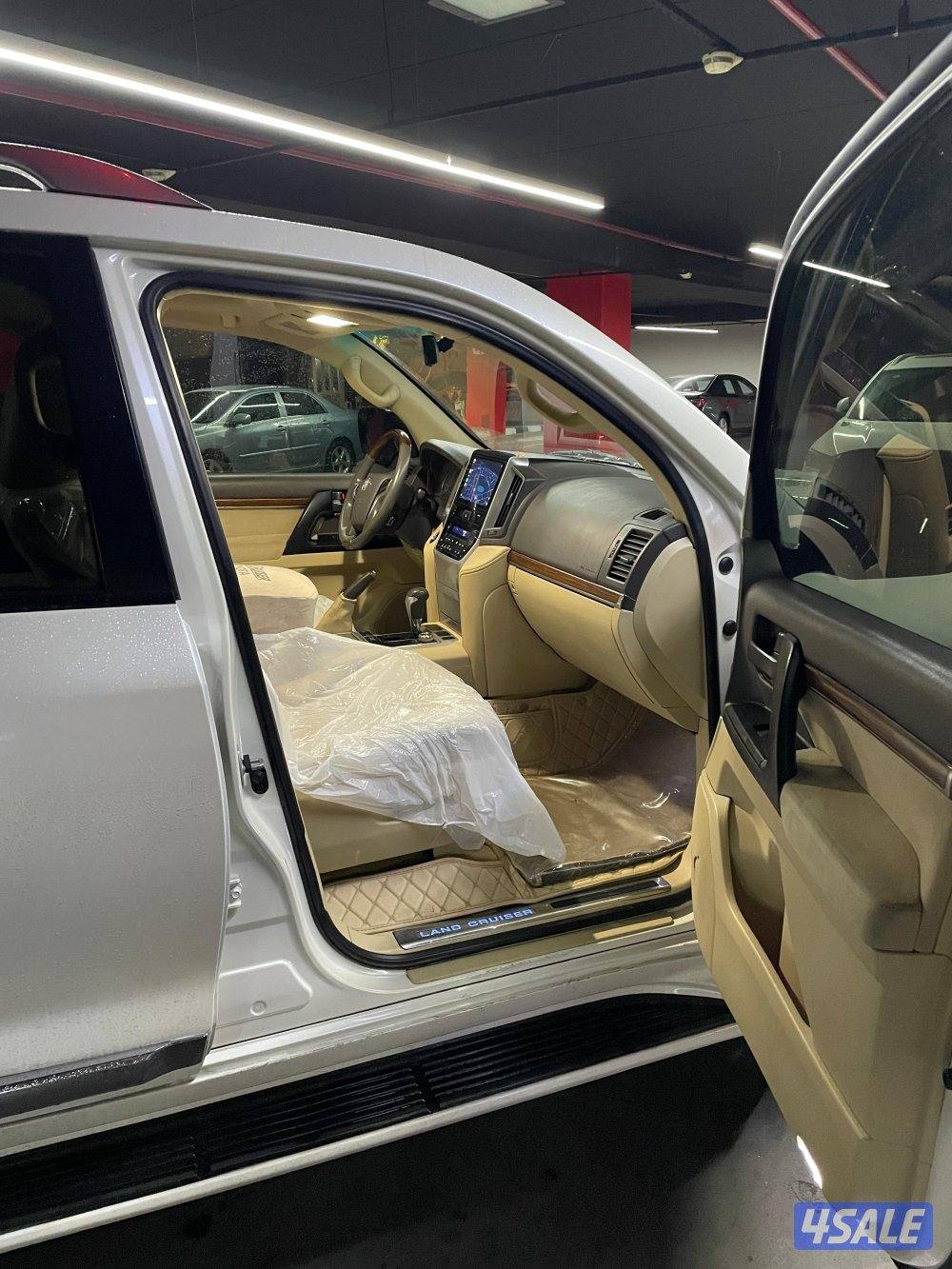 لاندكروزر عداد قليل اللي يدور نظيف12