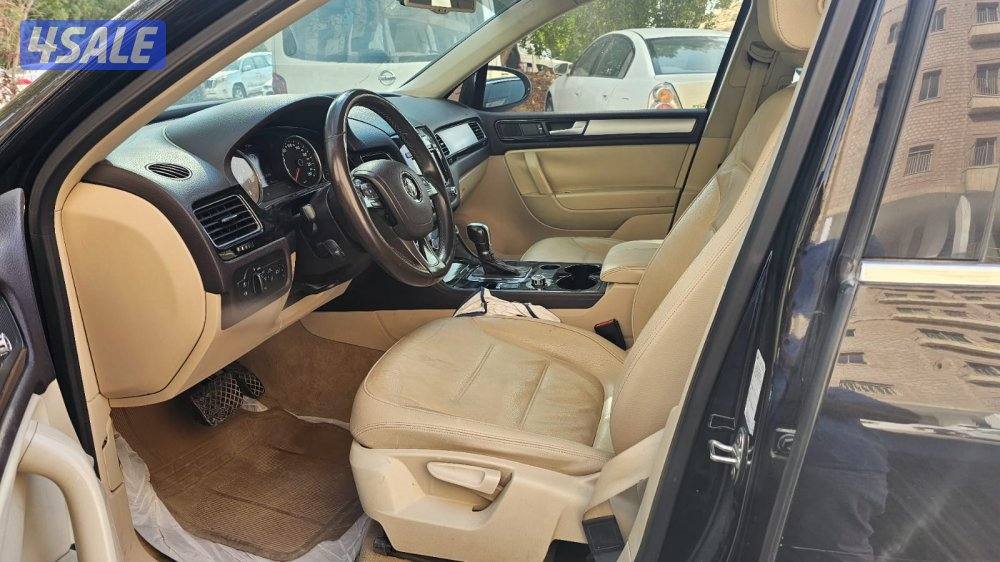 FAMILY USED  2014 vOLKSWAGON TOUREG IN IMMACULATE CONDITION2