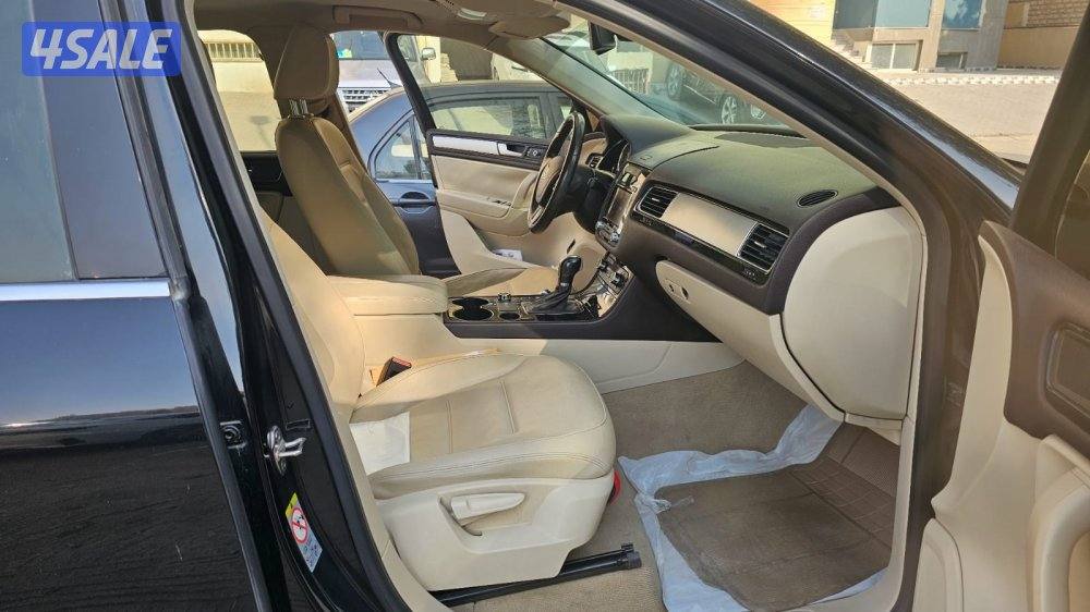 FAMILY USED  2014 vOLKSWAGON TOUREG IN IMMACULATE CONDITION3