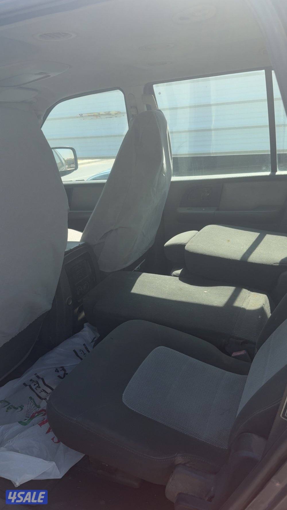 فورد اكسبدشن موديل ٢٠٠٣السياره نظيفه توني مضبط كل شي فيها3