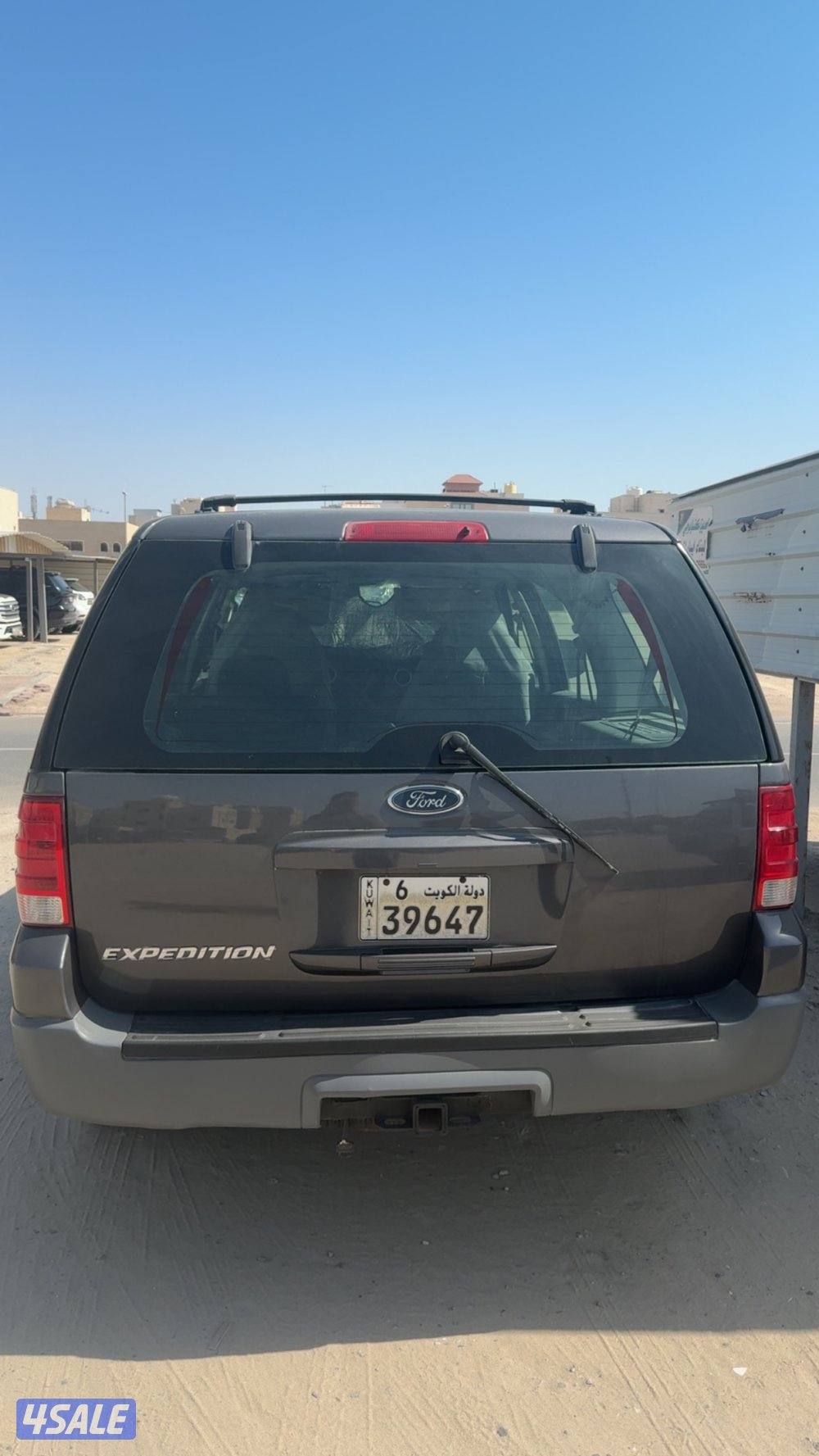 فورد اكسبدشن موديل ٢٠٠٣السياره نظيفه توني مضبط كل شي فيها5