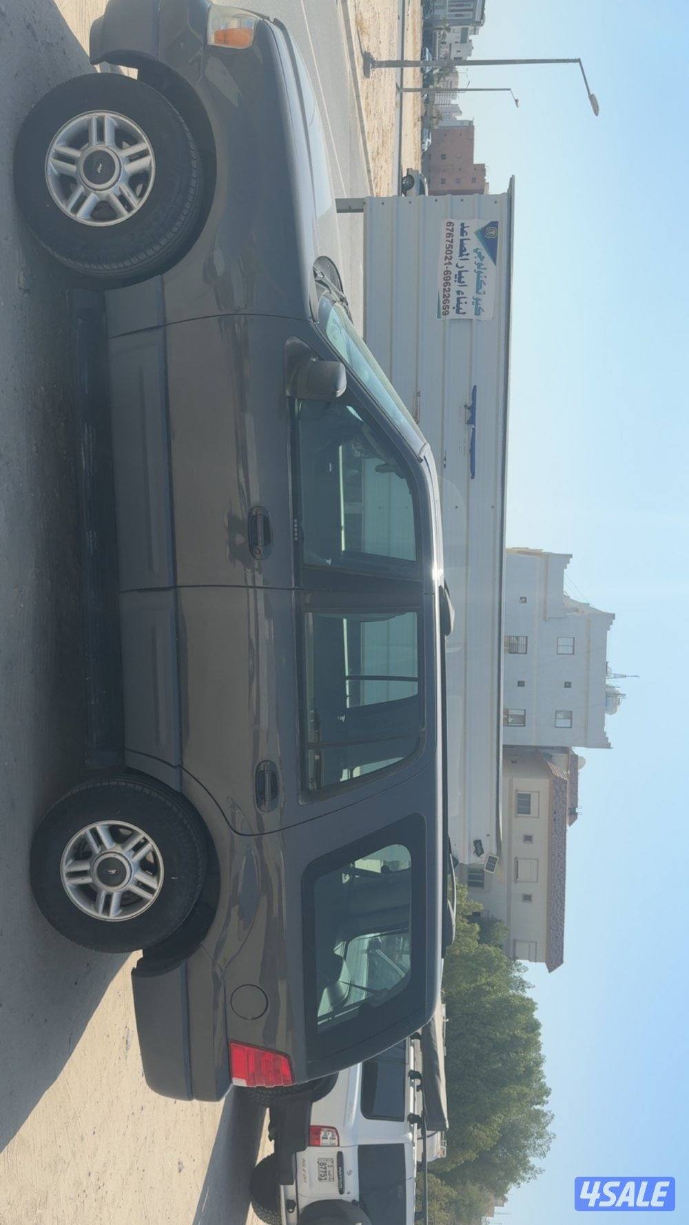 فورد اكسبدشن موديل ٢٠٠٣السياره نظيفه توني مضبط كل شي فيها6