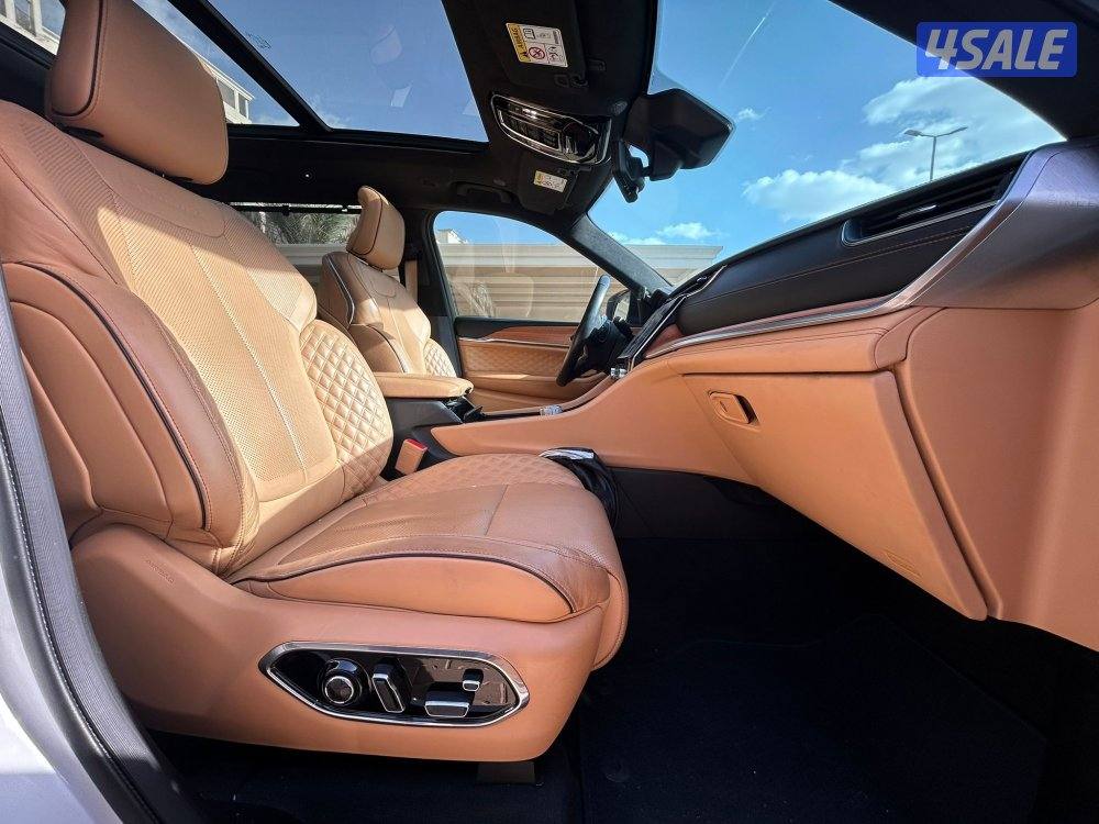 جراند شيروكي summit L سلندر 611