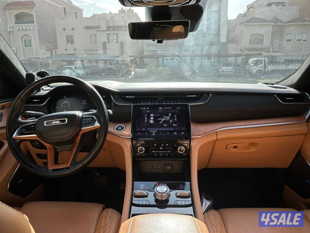 جراند شيروكي summit L سلندر 614