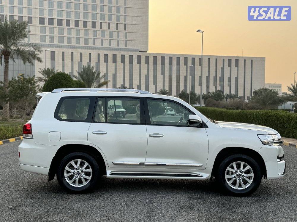 لاندكروزر GX_R V8 موديل 2018 صبغ الوكاله بحاله الوكاله3