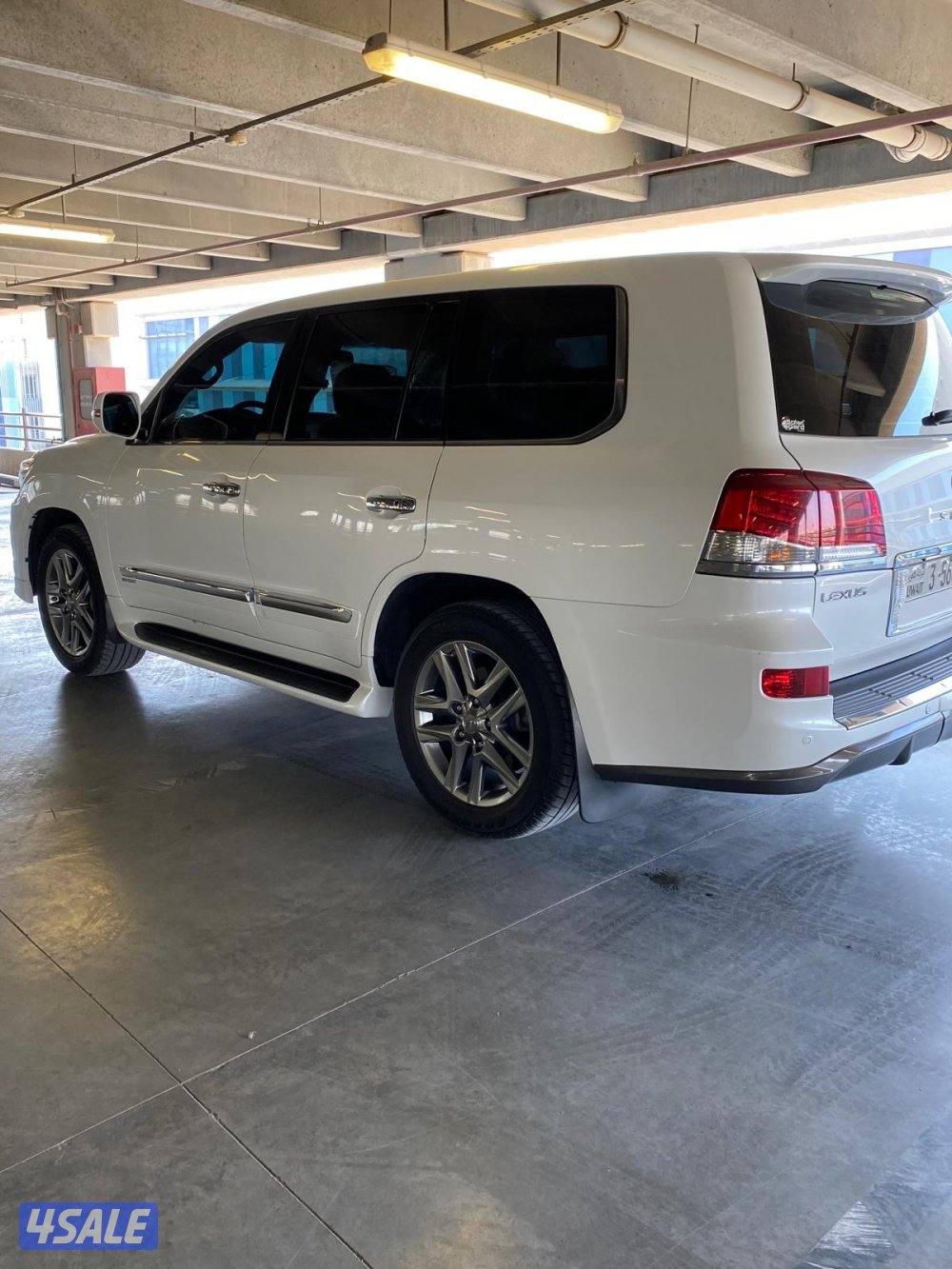 للبيع لكزس 2014 صبغ الوكاله وراد الساير بيعه سريعه للجادين2