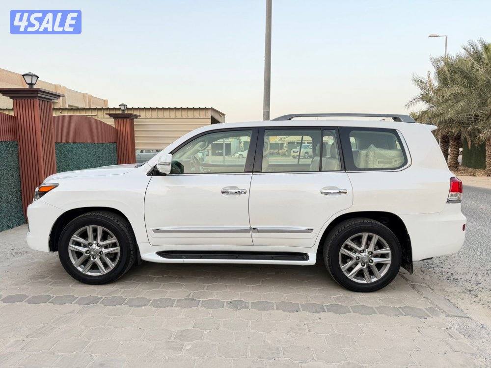 للبيع لكزس 2014 الساير عداده 2204