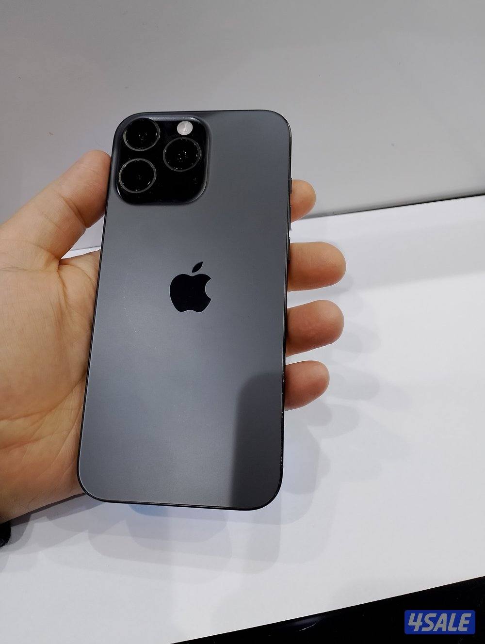 ايفون 16 برو ماكس 256 جيجا1