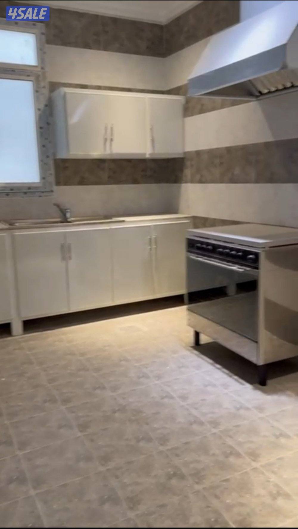 للأيجار شقة بمنطقة الوفرة السكنية قطعة 74