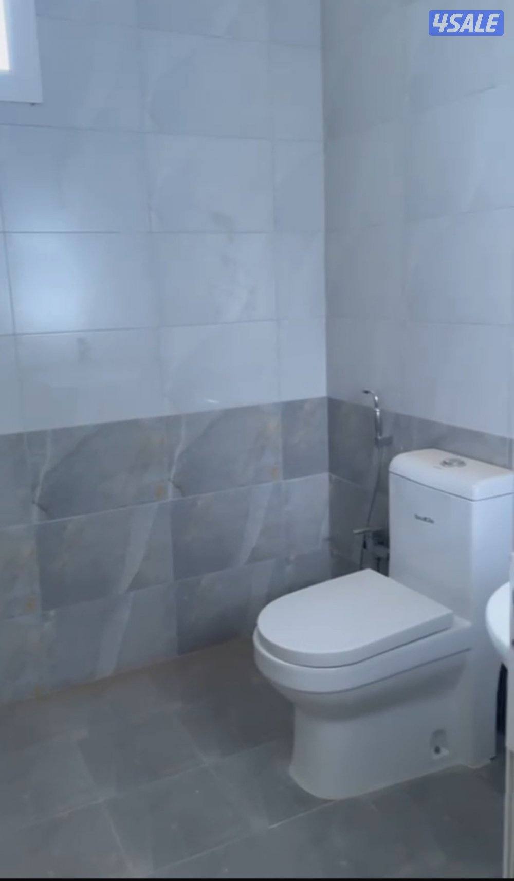 للأيجار شقة بمنطقة الوفرة السكنية قطعة 75