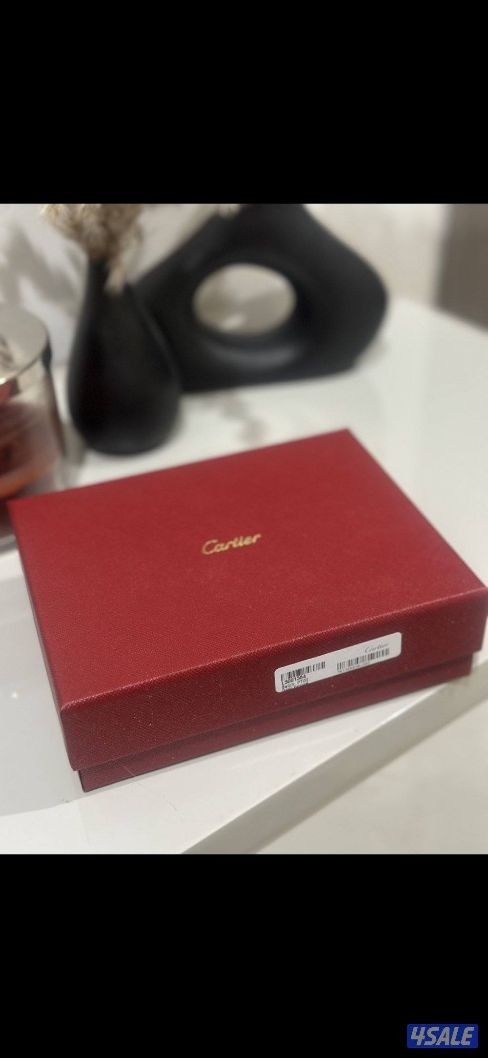 بوك كارتير للرجال لون عنابي فخم فنتج غير مستخدم ابدا ماركه كارتير3