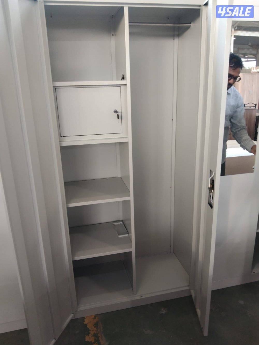 سرير حديد ومرتبه طبيه وبطانيه ومخده والملايات3