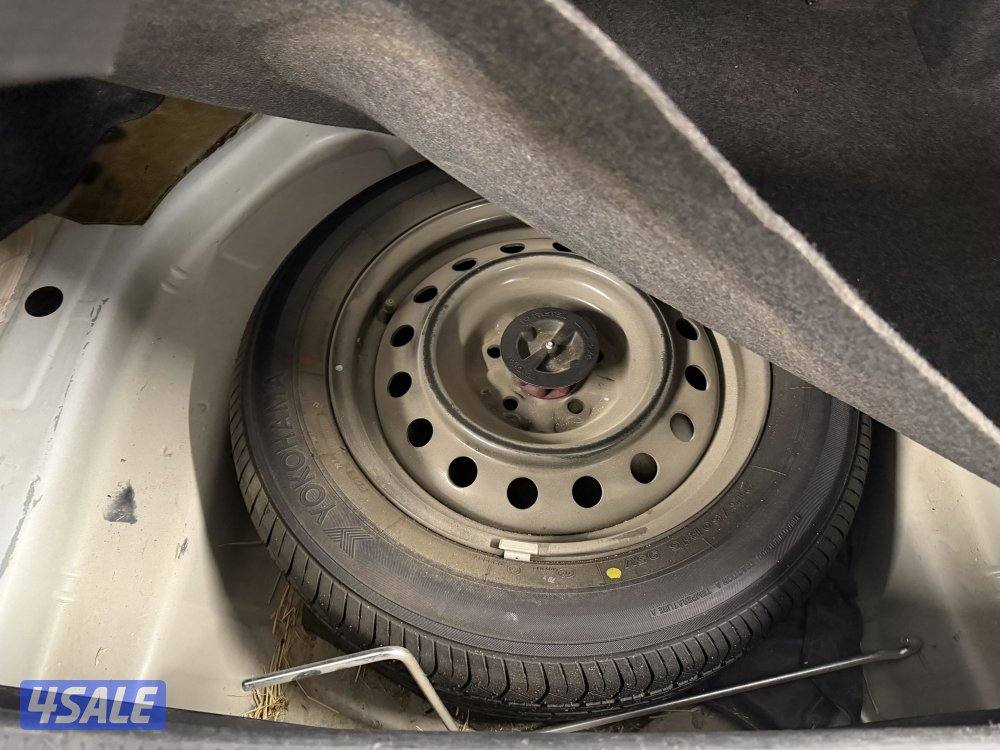 كامري موديل 2011 عداد قليل بحاله ممتازه نقبل التثمين مع الفرق لي ولكم12