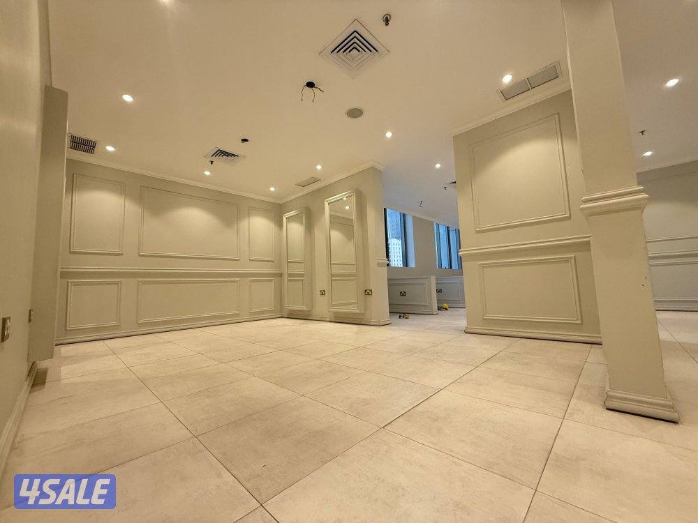 متوفر صالون نسائي في برج كتير راقي بموقع متميز بشرق مساحة ١٦٦م0