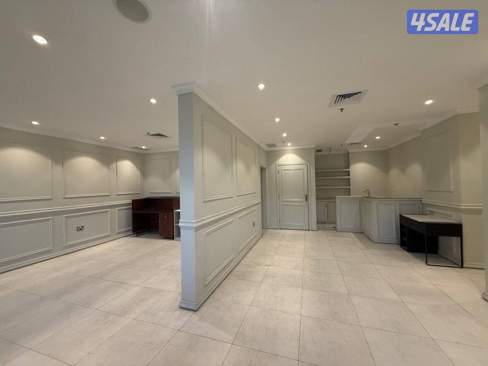 متوفر صالون نسائي في برج كتير راقي بموقع متميز بشرق مساحة ١٦٦م3