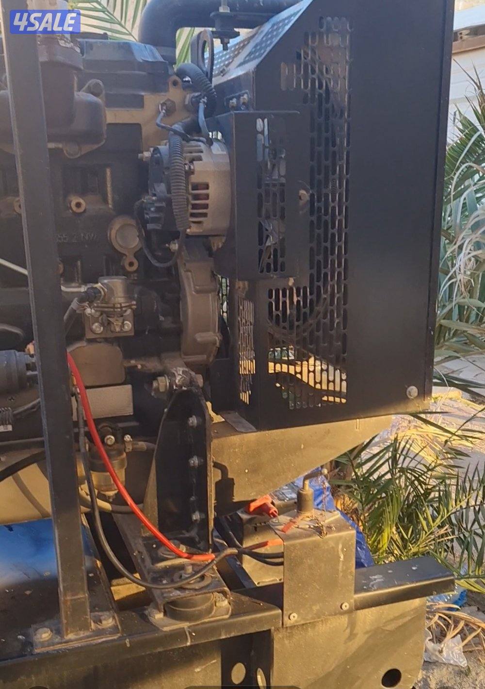 للبيع مكينة ديزل كبيره بيركنز ٢٤ كيلو واط.. ٣٠ kva2