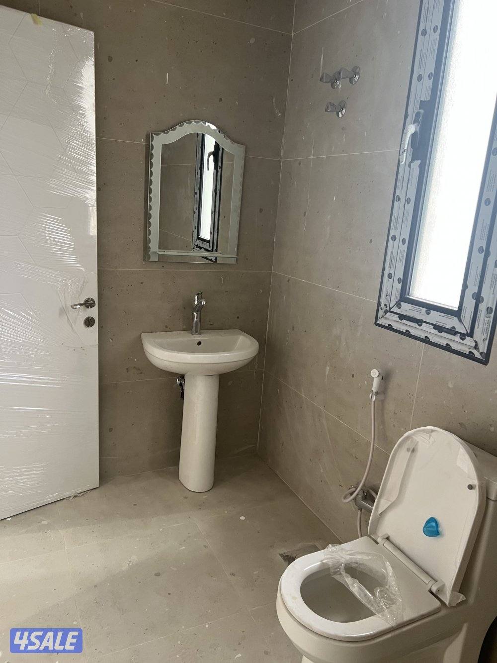 للبيع قسيمه دورين ونصف شارع واحد فى  الوفره قطعه 6 جديده لم تسكن1