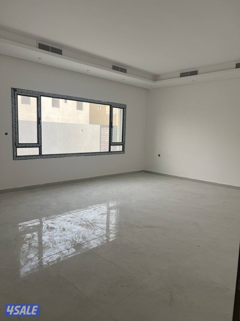 للبيع قسيمه دورين ونصف شارع واحد فى  الوفره قطعه 6 جديده لم تسكن4