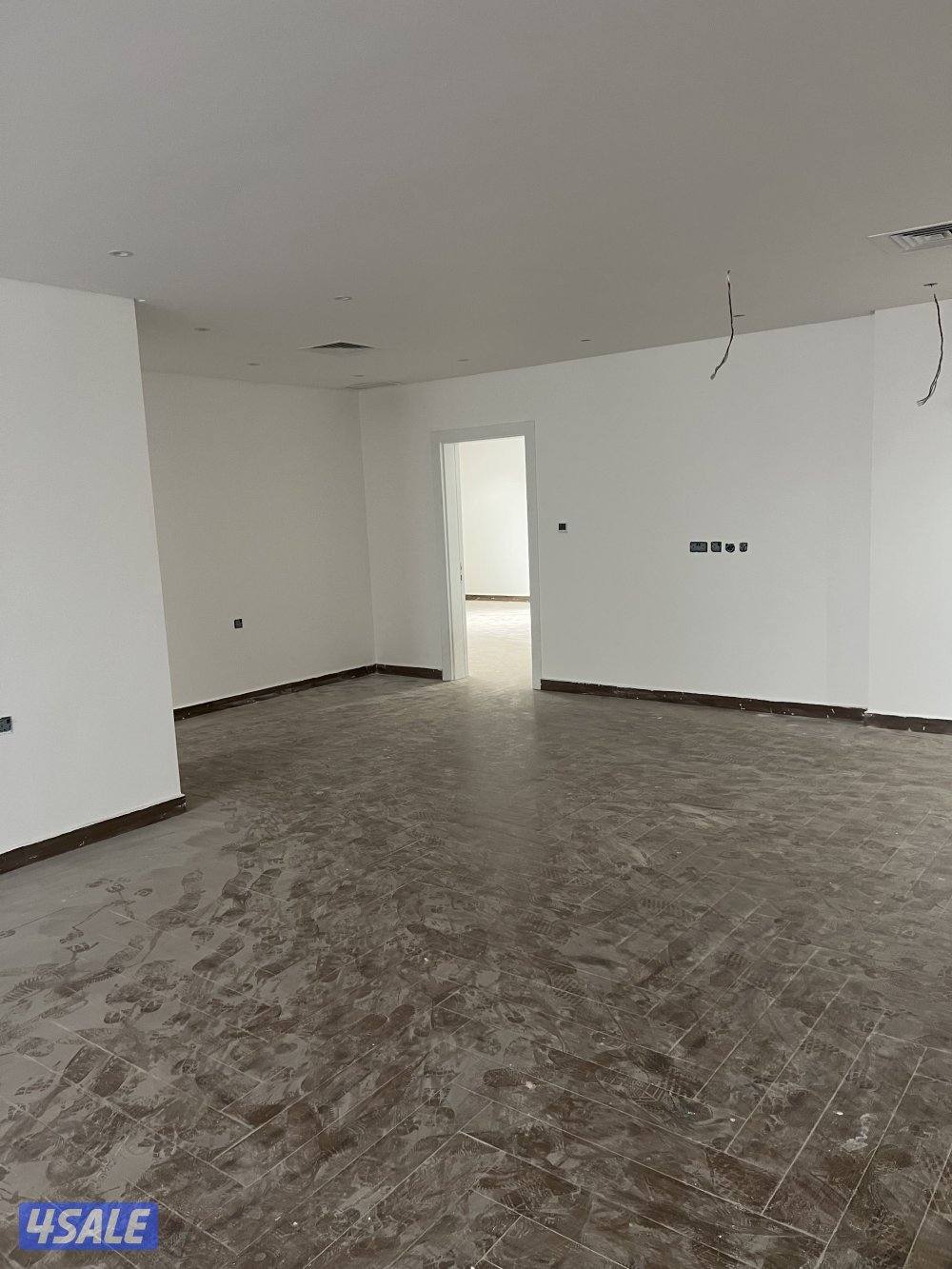 للبيع قسيمه دورين ونصف شارع واحد فى  الوفره قطعه 6 جديده لم تسكن6