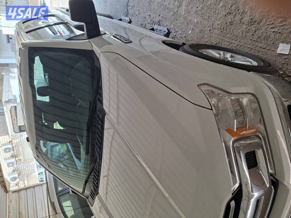 للبيع وانيت فورد موديل ٢٠٢٠ تواير جدد ماشي ١٠٣٠٠٠ ميه وثلاث ألاف0