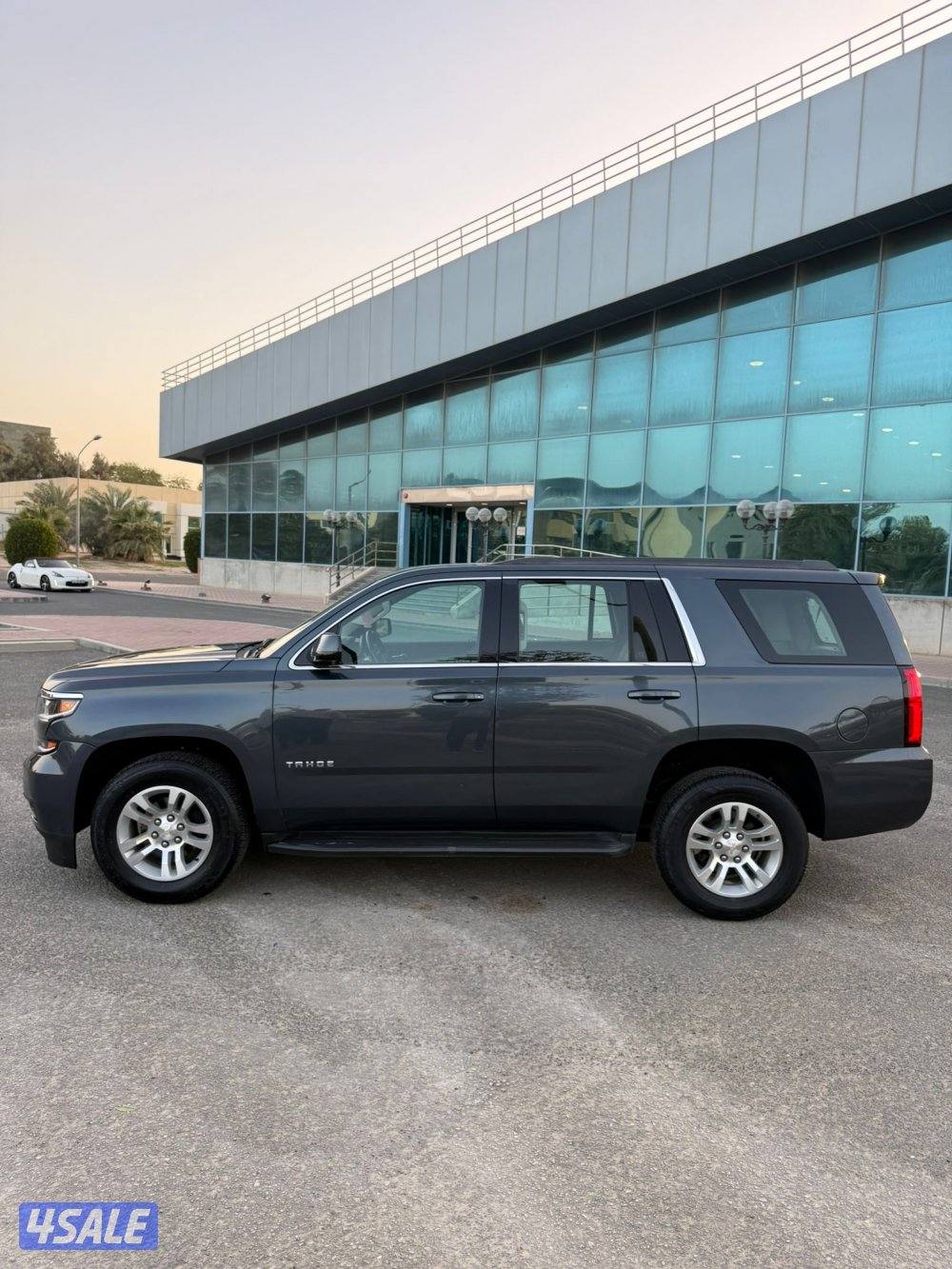 تاهو 2020 قمه بالنظافه ماشي 100الف شرط الفحص بحاله ممتازه سيرفيس منتظم0