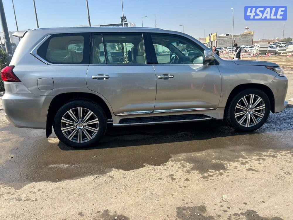 لكزس LX570 درجة اولى 
موديل 2017
ماشى 310.000 k.m 
وارد الساير.2