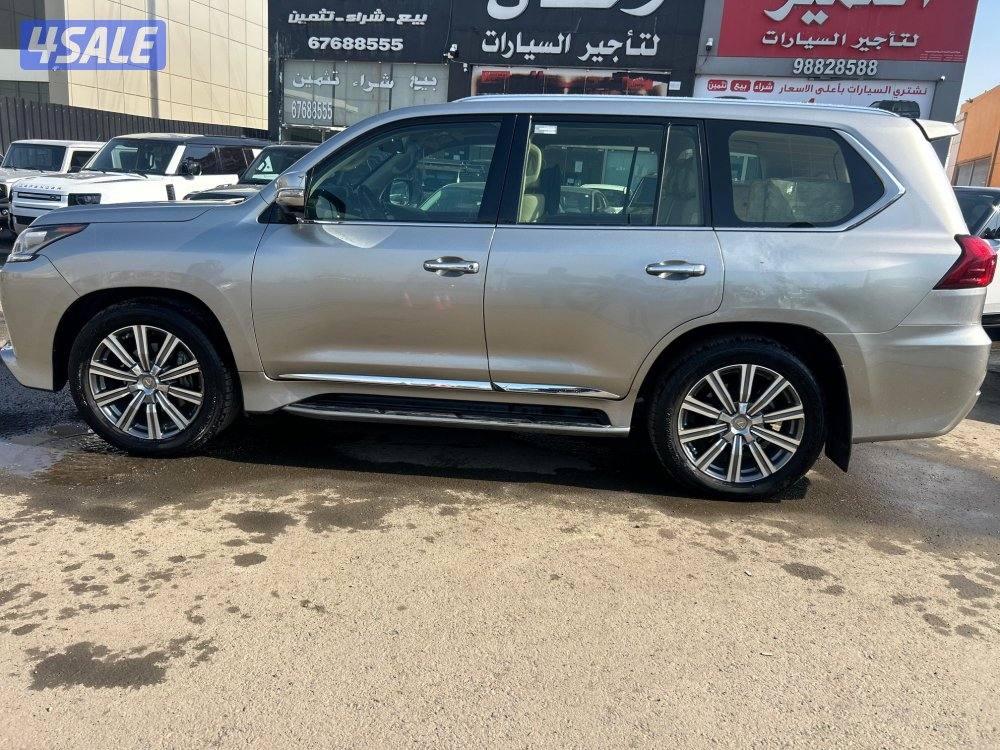لكزس LX570 درجة اولى 
موديل 2017
ماشى 310.000 k.m 
وارد الساير.3