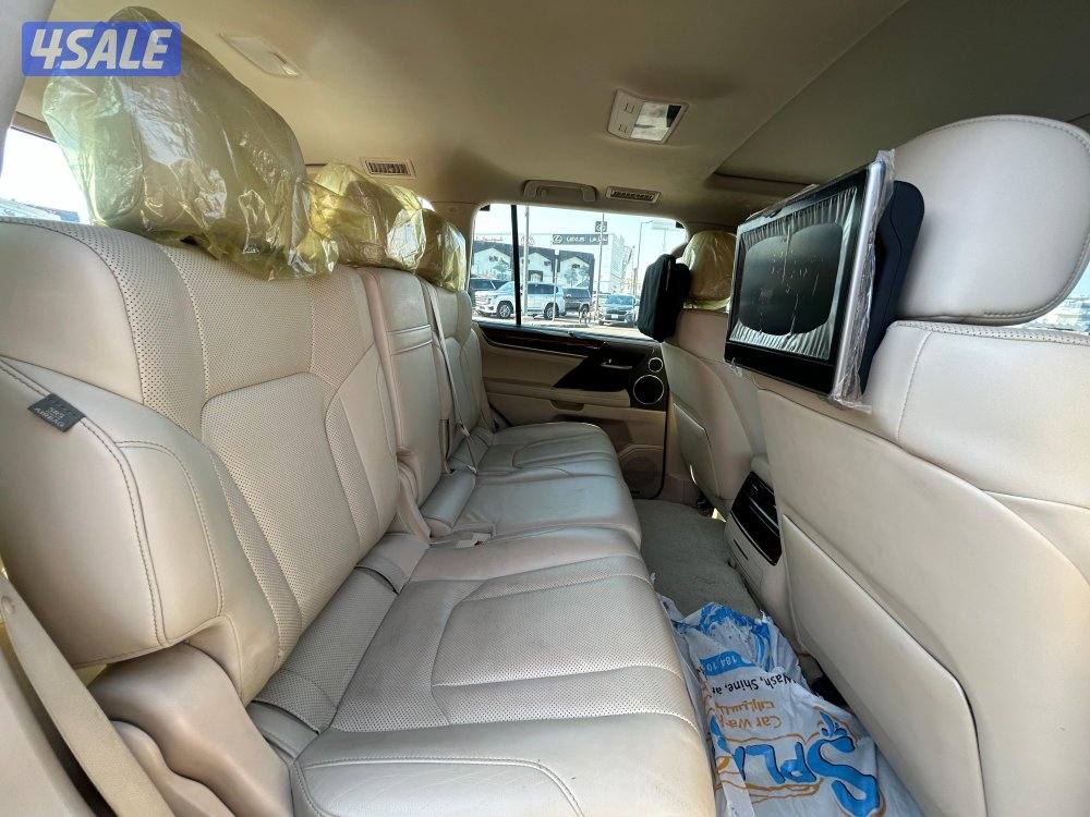 لكزس LX570 درجة اولى 
موديل 2017
ماشى 310.000 k.m 
وارد الساير.4