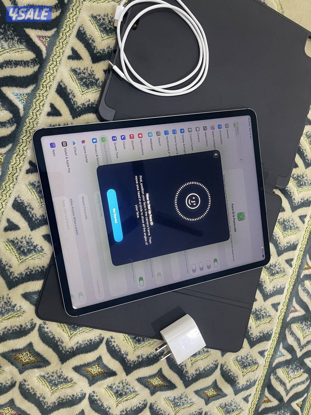 ايباد ابل برو 12.9 انش 256 قيقا بطارية 92 نظيف مو مصلح مع كفر وشحن0