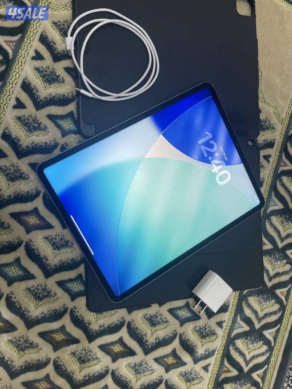 ايباد ابل برو 12.9 انش 256 قيقا بطارية 92 نظيف مو مصلح مع كفر وشحن1