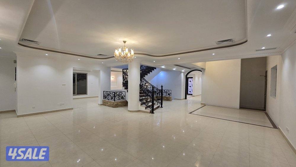 بيت كامل للإيجار مع حمام سباحة وجاكوزي وسرداب واسع12