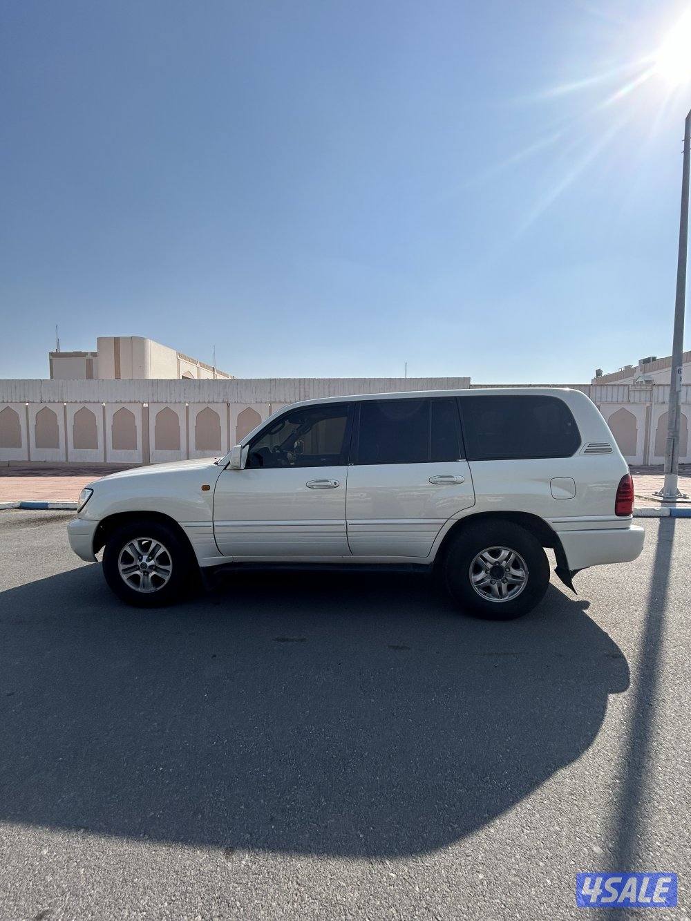 جيب لكزس lx470 ابيض شرط شاصي جيد الموتر شغال تواير جديده5