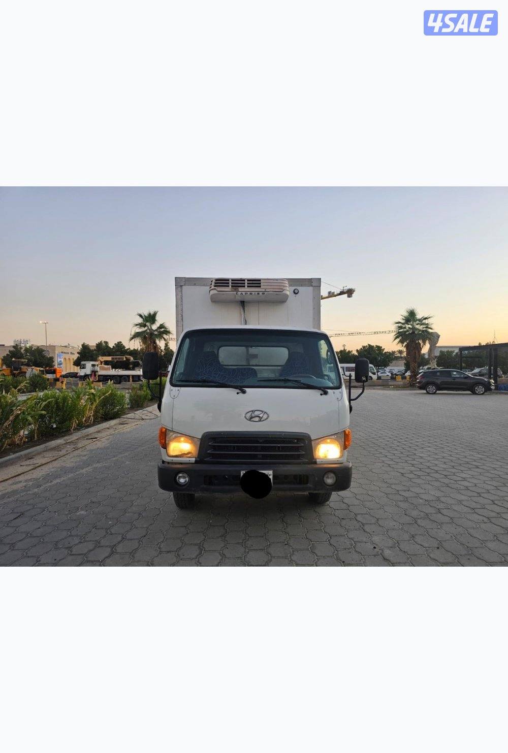 هاف لوري. 2011 ثلاجه. شغاله. تامين صحي. سنه6