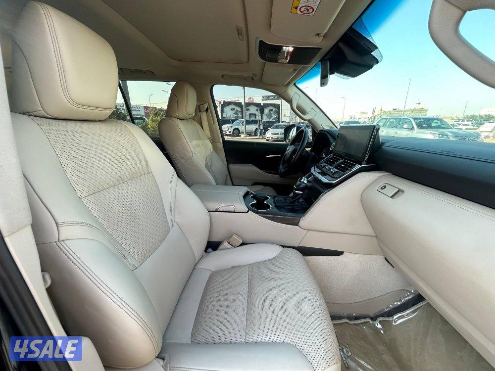 لاند كروزر VX.R AEROs
twin turbo.V6 
موديل 2022
ماشى 119.000 k.m5