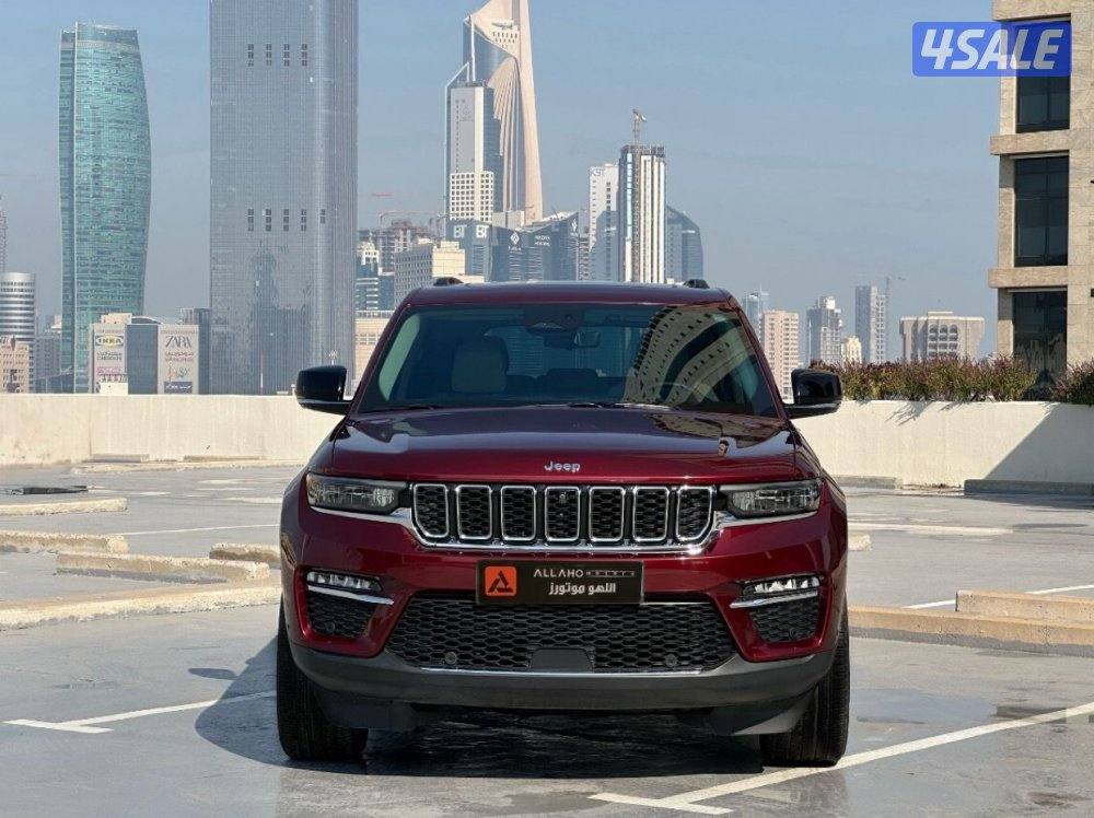 قراند شيروكيLIMITED V6 موديل2022 عداد31الف وارد الملا تحت الكفاله2