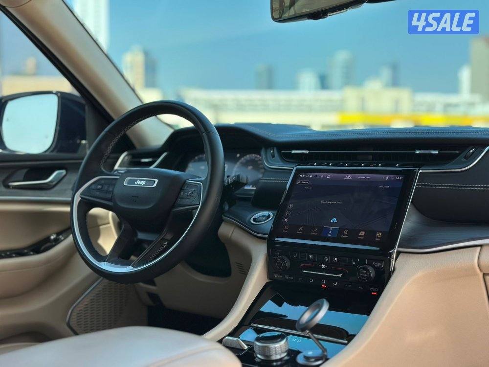 قراند شيروكيLIMITED V6 موديل2022 عداد31الف وارد الملا تحت الكفاله8