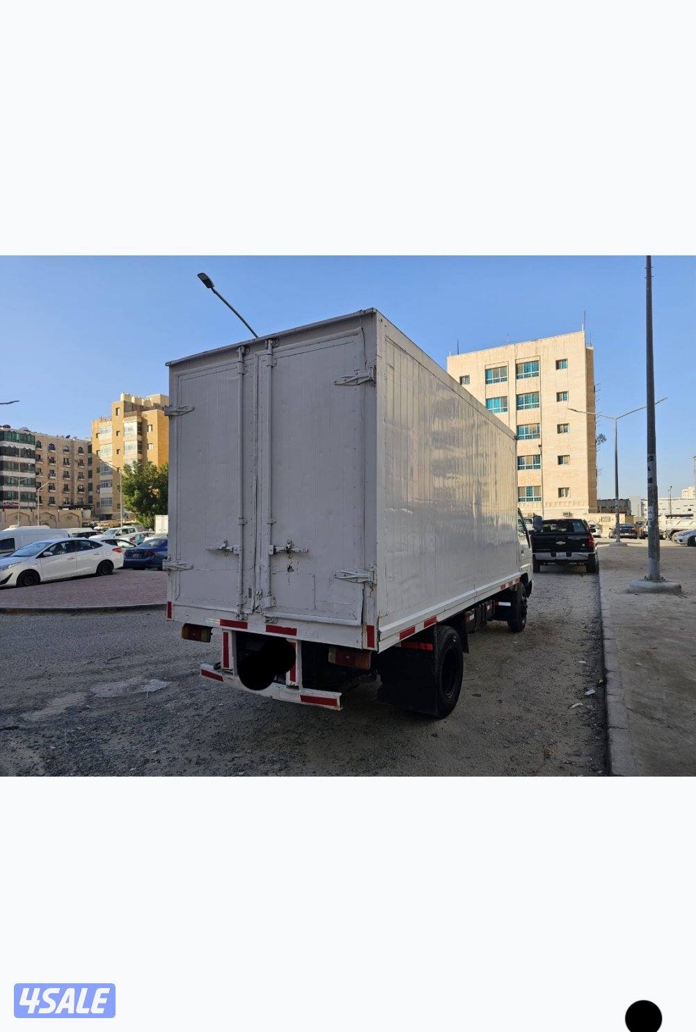 هاف لوري تويوتا  الطول 4.5 الوزن 5.100 طن. بيمه سنه4