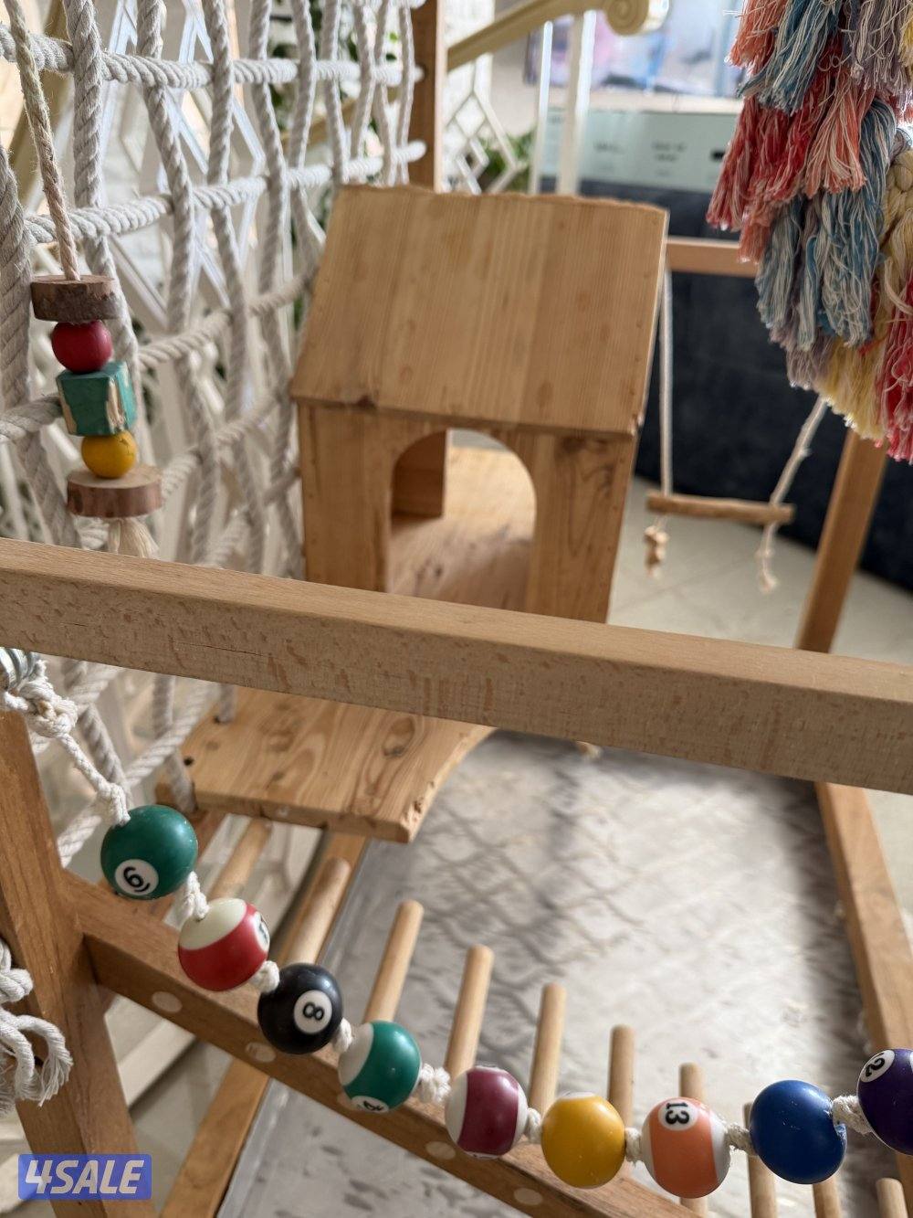 للبيع قفص شبه جديد / استاند للطيور4