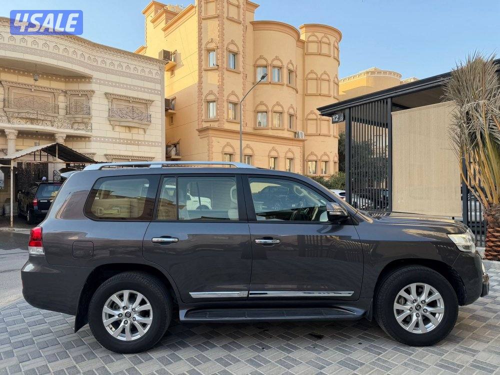 للبيع لاندكروزر 20181