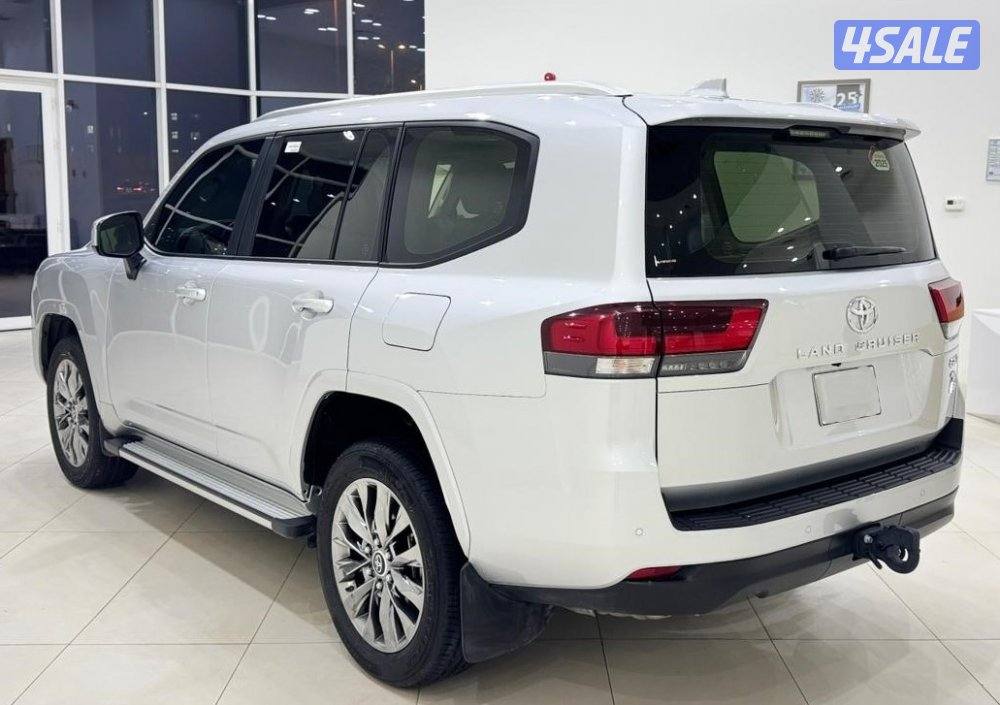 للبيع تويوتا لاندكروس GXR 4K بدون تيربو موديل 20252