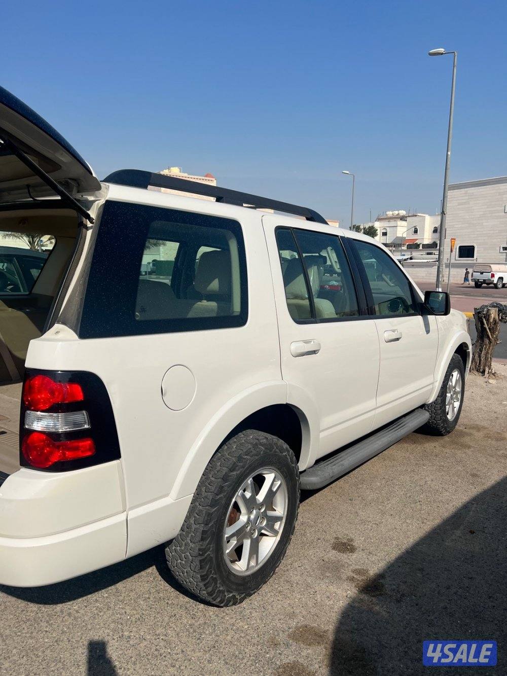 للبيع جيب اكسبلورر نظيف0