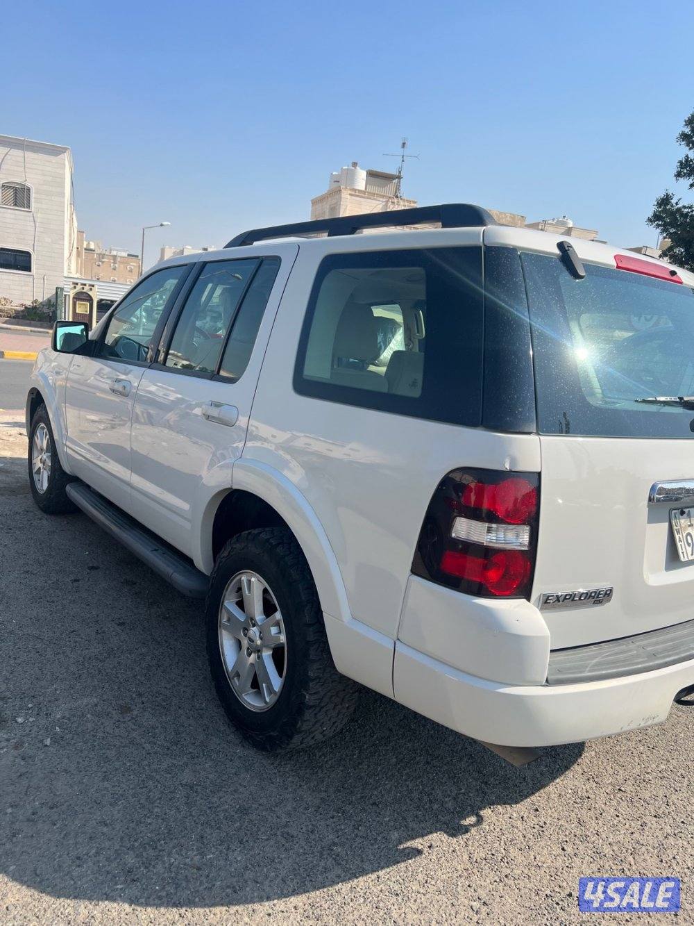 للبيع جيب اكسبلورر نظيف1