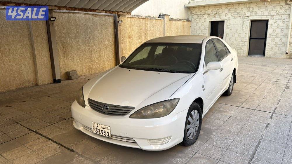 للبيع سيارتين bmw 528 موديل 2007 وكامري موديل 2006 ،7