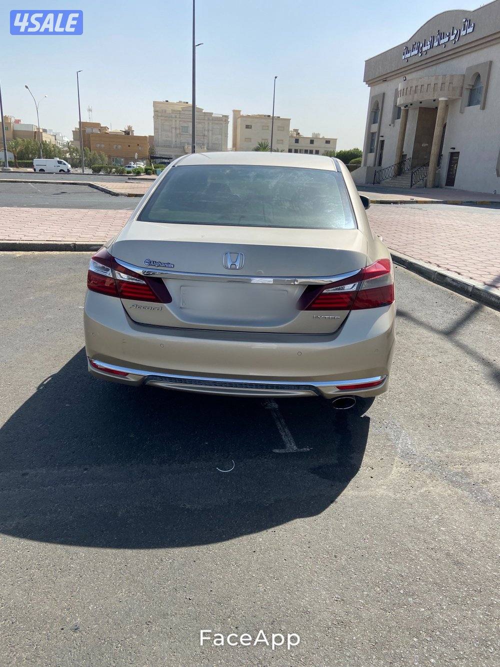 للبيع هوندا اكورد موديل ٢٠١٧ ماشي ٢١٢،٠٠٠ حالة الوكالة6