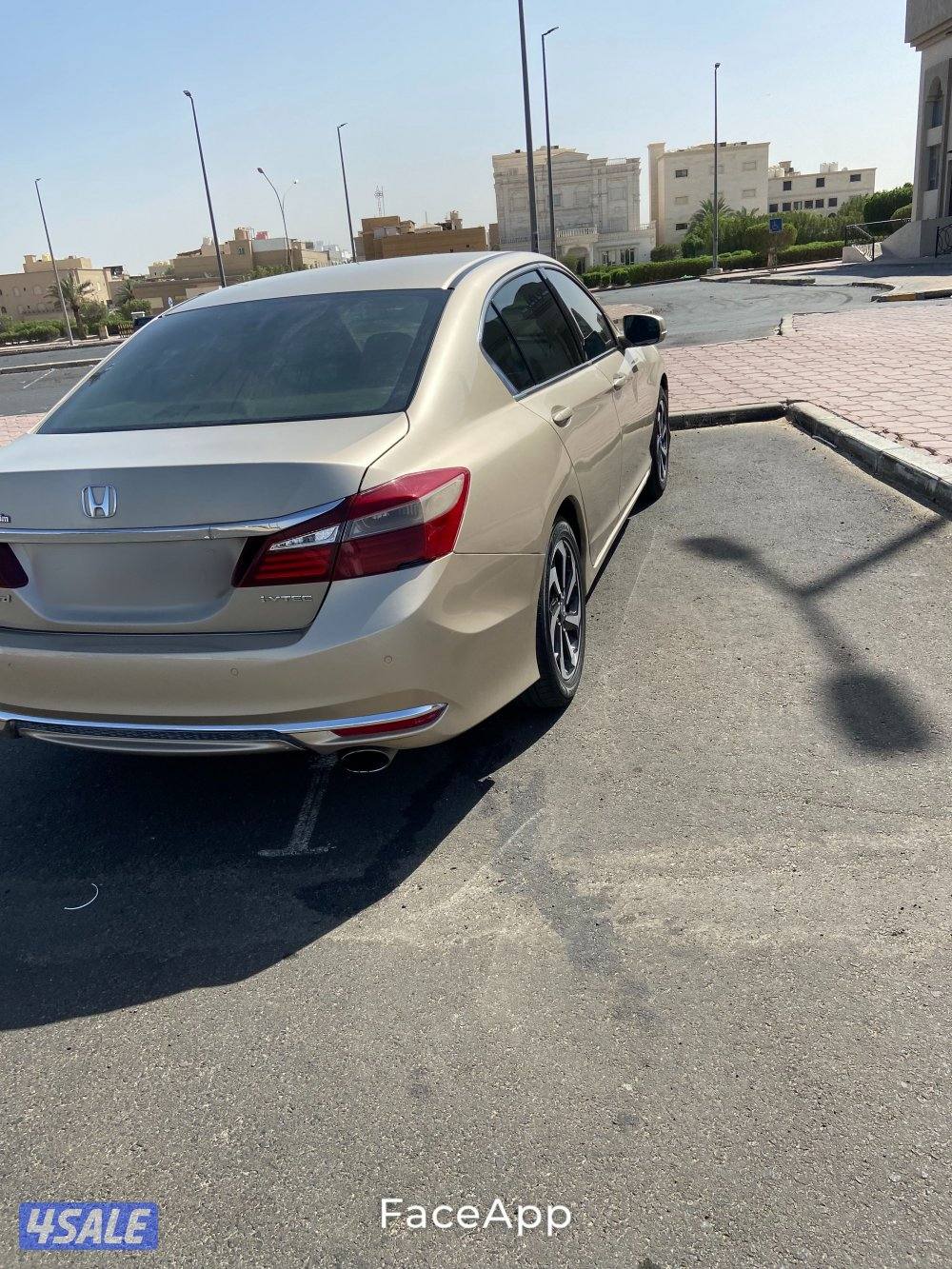 للبيع هوندا اكورد موديل ٢٠١٧ ماشي ٢١٢،٠٠٠ حالة الوكالة9