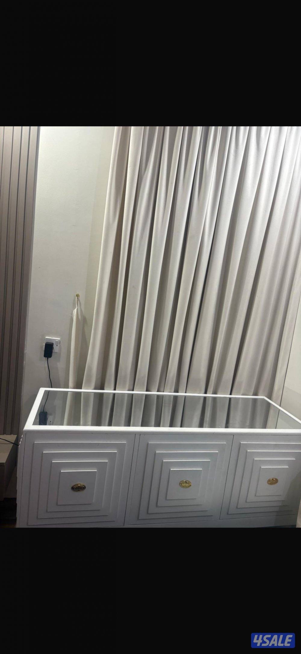 طاوله مستعمل نظيف1