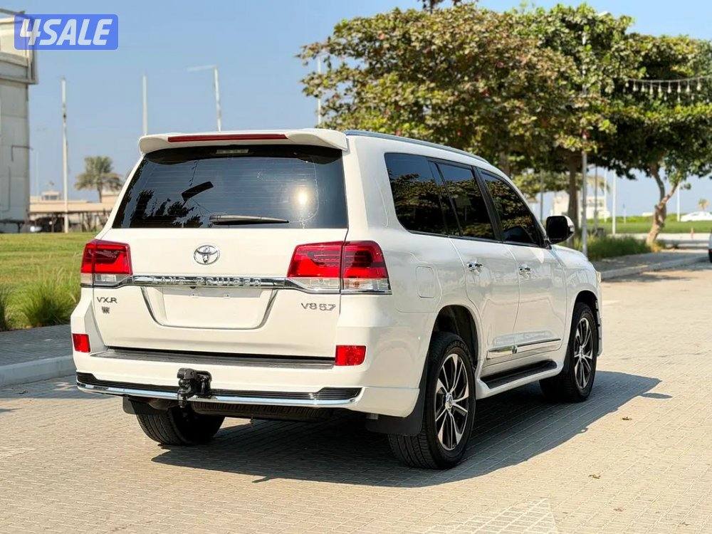 تويوتا لاندكروزر2017 وكاله البحرين GXR v8 اقرا الاعلان جيد من فضلك5